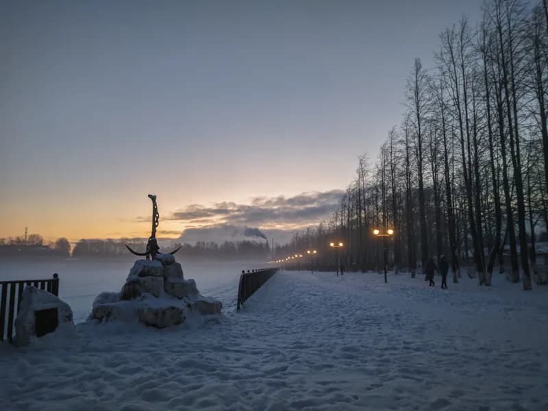 Белая Холуница, Россия — уличная фотография, ноябрь 2018