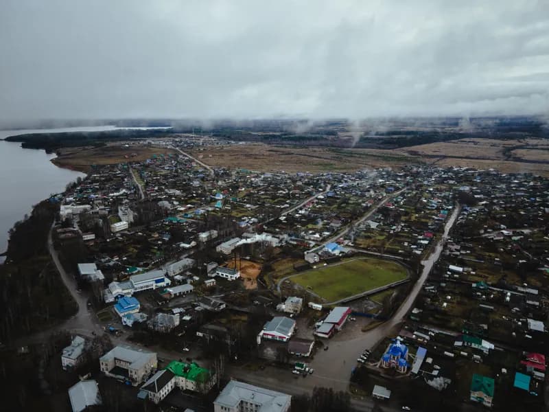 Белая Холуница, Россия — уличная фотография, ноябрь 2020