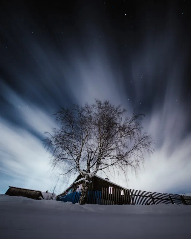 Белая Холуница, Россия — уличная фотография, декабрь 2021