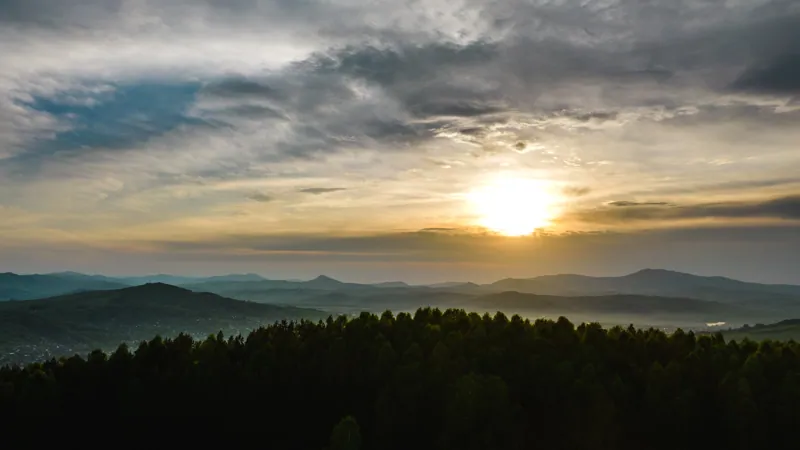 Алтай, Россия — уличная фотография, май 2021