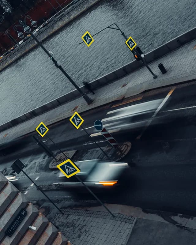 Москва, Россия — уличная фотография, апрель 2022