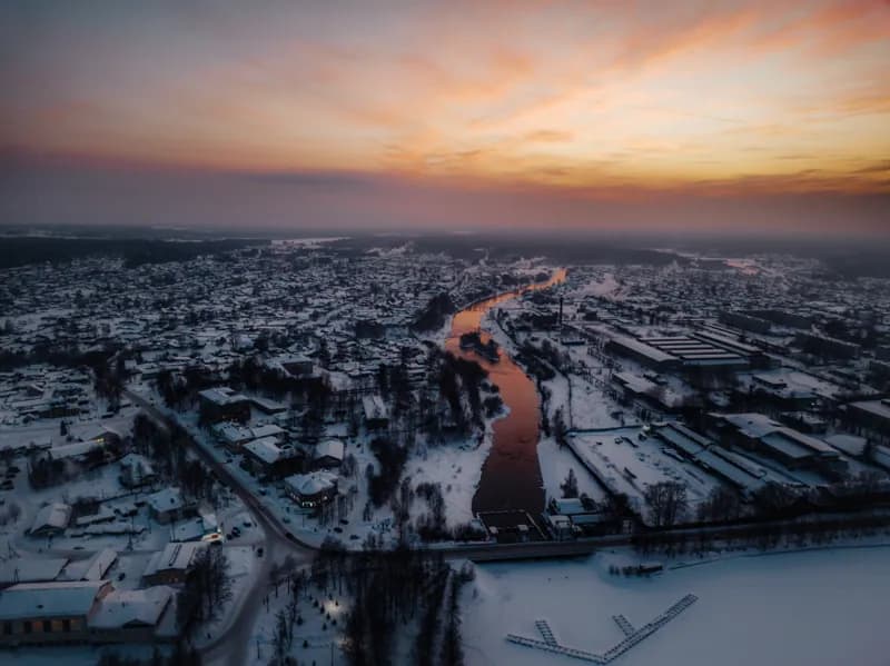 Белая Холуница, Россия — уличная фотография, январь 2022