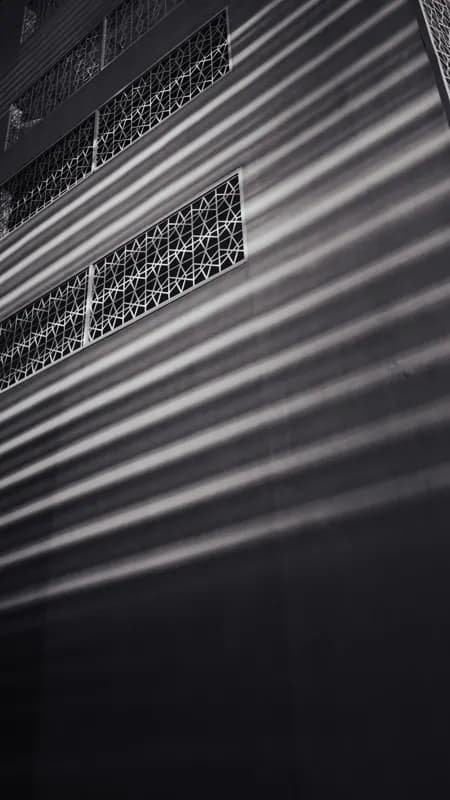 Dubai, UAE — street photography, April 2024