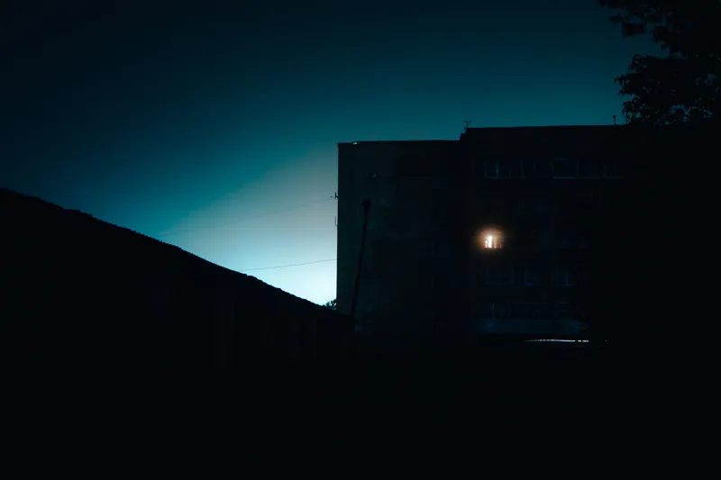 Белая Холуница, Россия — уличная фотография, сентябрь 2025