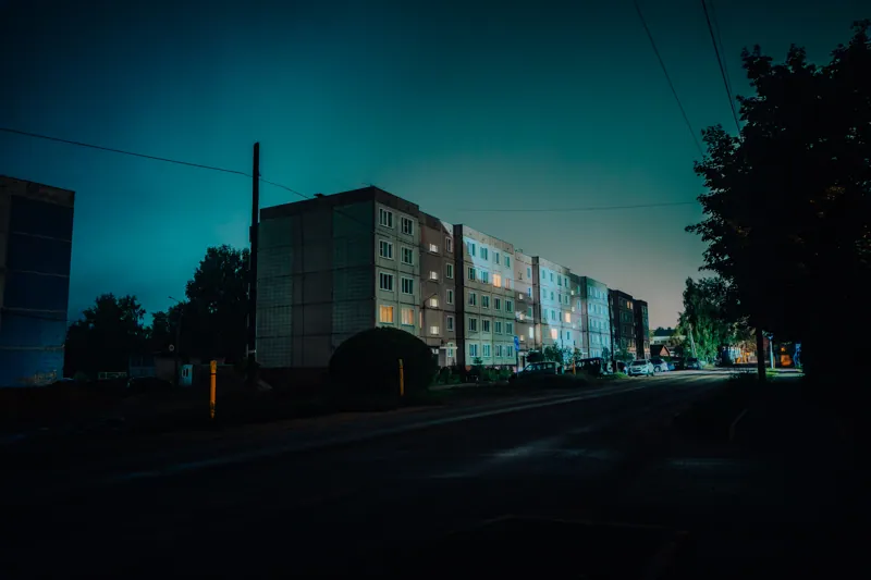 Белая Холуница, Россия — уличная фотография, сентябрь 2025