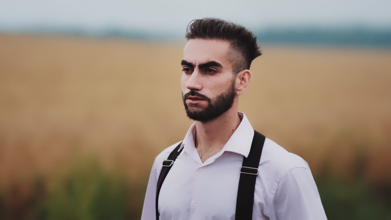 Vyatka Kvass. A film in the wheat field: still from the film 1