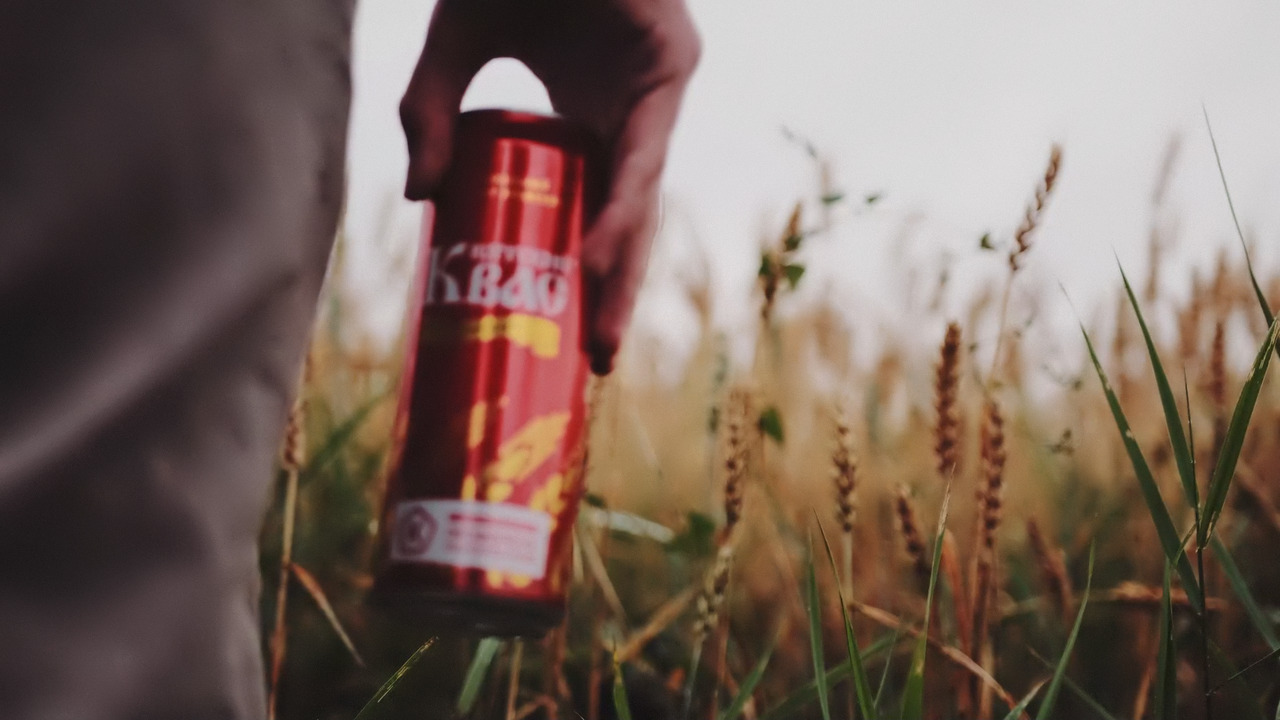 Vyatka Kvass. A film in the wheat field: still from the film 5